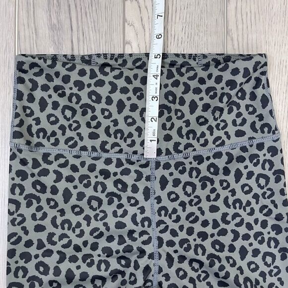 All Fenix Charcoal Cheetah Size S High Rise Jagger Athletic Workout 7/8 Leggings - Picture 7 of 15